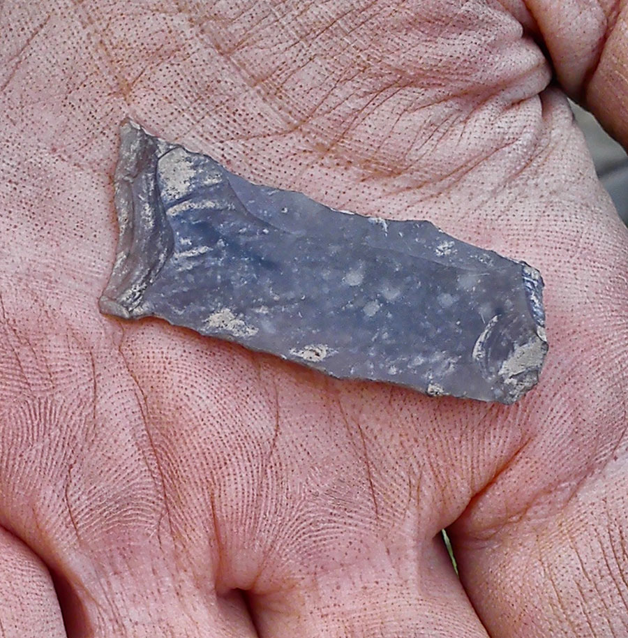 narrow-chisel-arrowhead
