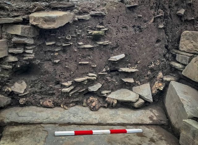 Spot the animal bone deposit! (📷 Jo Bourne)
. 
#Neolithic #OrkneyIslands #Orkney #VisitOrkney #Prehistoric #Prehistory #Ancient #Archaeology #Archeology #Archaeologist #NessOfBrodgar #megalithic #stenness #excavation #HeartOfNeolithicOrkney #history #ArchaeologicalSite #BritishArchaeology #ArchaeologyLife #scotland #ScottishArchaeology #ScottishIslands #ScottishHistory #HistoricScotland #igscotland #VisitScotland