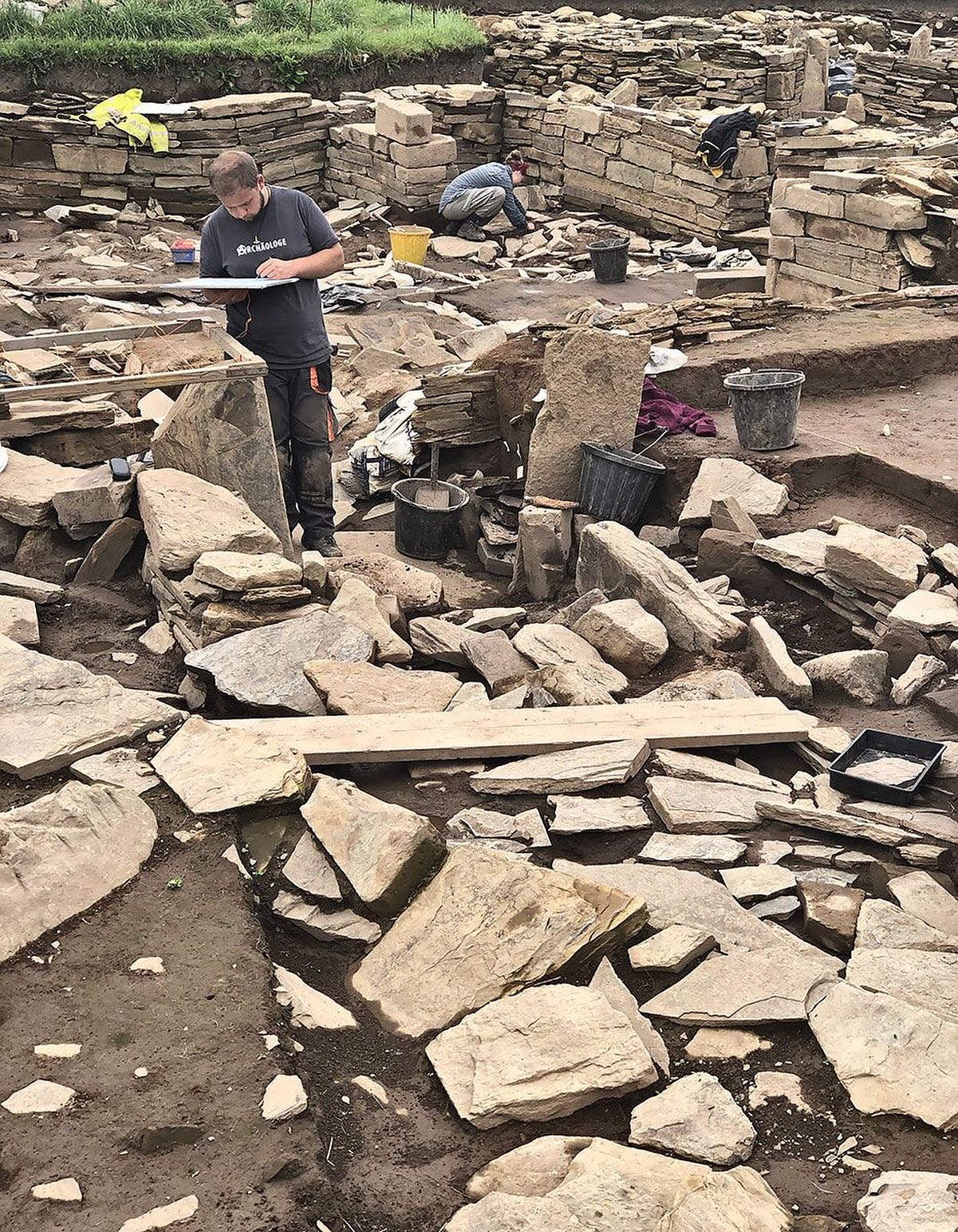 2019: Tristan at the eastern entrance to Structure Twelve. (📷 Sigurd Towrie)
.
#Neolithic #OrkneyIslands #Orkney #VisitOrkney #Prehistoric #Prehistory #Archaeology #Archeology #Archaeologist #NessOfBrodgar #megalithic #stenness #excavation #HeartOfNeolithicOrkney #BritishArchaeology #ArchaeologyLife #scotland #ScottishArchaeology