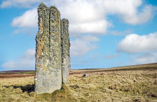 The Stone of Setter, Eday, #Orkney - one of Orkney’s tallest megaliths. Find out more at nessofbrodgar.co.uk. (📷 Sigurd Towrie/Jim Rylatt)
. 
.
#Neolithic #OrkneyIslands #Orkney #VisitOrkney #Prehistoric #Prehistory #Archaeology #Archeology #Archaeologist #NessOfBrodgar #megalithic #stenness #excavation #HeartOfNeolithicOrkney #StandingStone #StandingStones