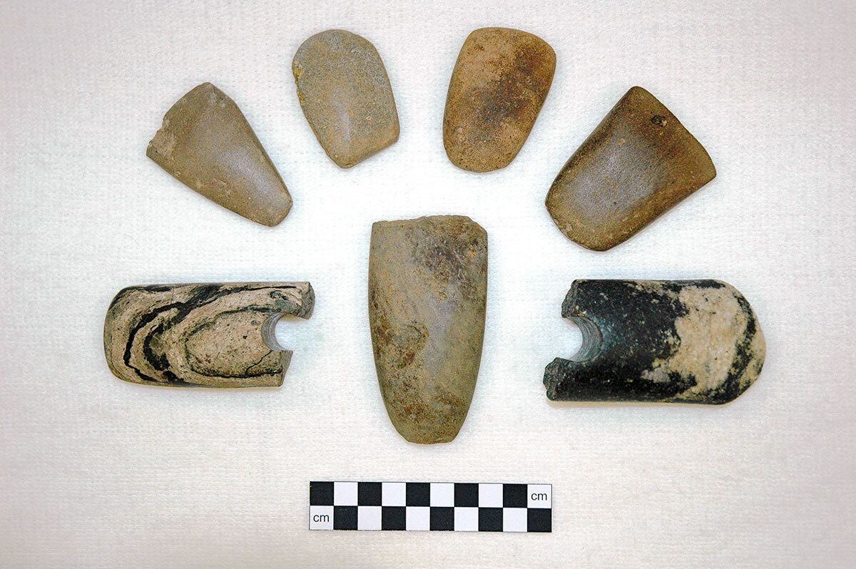 A small selection of some of the polished stone axeheads and maceheads from the Ness of Brodgar Neolithic complex. (📷 Sigurd Towrie)
.
#Neolithic #OrkneyIslands #Orkney #VisitOrkney #Prehistoric #Prehistory #Archaeology #Archeology #Archaeologist #NessOfBrodgar #megalithic #stenness #excavation #HeartOfNeolithicOrkney #BritishArchaeology #ArchaeologyLife #scotland #ScottishArchaeology