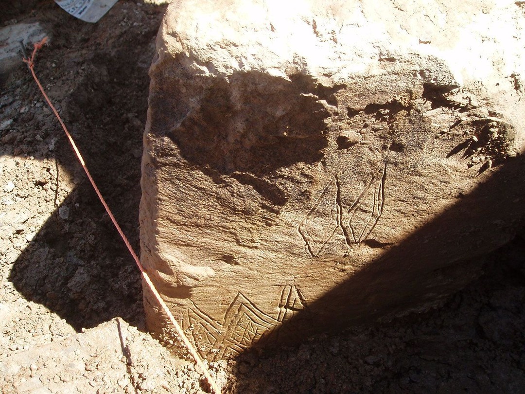 2013: Another beautiful example of incised, geometric decoration sees the light of day.
.
#Neolithic #OrkneyIslands #Orkney #VisitOrkney #Prehistoric #Prehistory #Archaeology #Archeology #Archaeologist #NessOfBrodgar #megalithic #stenness #excavation #HeartOfNeolithicOrkney #BritishArchaeology #ArchaeologyLife #scotland #ScottishArchaeology