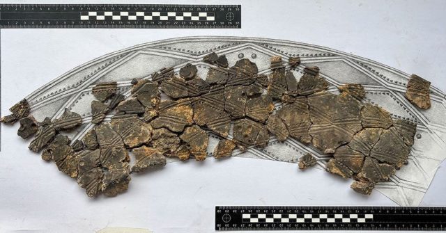 The beautiful section of Neolithic pottery pieced together by volunteer Joanne Greaves and overlying a reproduction of the original design. (📷 Gary Lloyd)
.
#Neolithic #OrkneyIslands #Orkney #VisitOrkney #Prehistoric Prehistory Archaeology Archeology Archaeologist NessOfBrodgar megalithic stenness excavation HeartOfNeolithicOrkney BritishArchaeology ArchaeologyLife scotland ScottishArchaeology