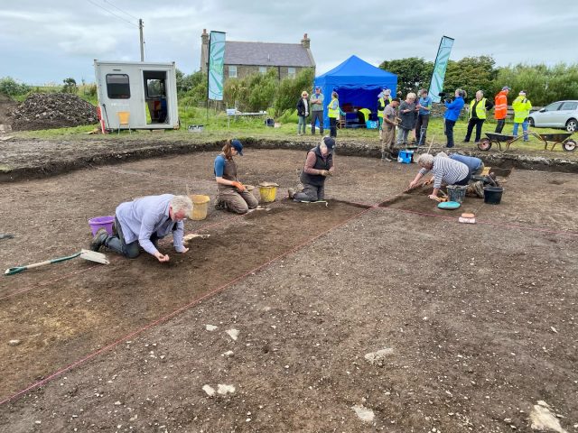 Excavation getting underway in the new Trench TT today. (📷 Sigurd Towrie)
#archaeology #excavation #nessofbrodgar #orkney #timeteam
