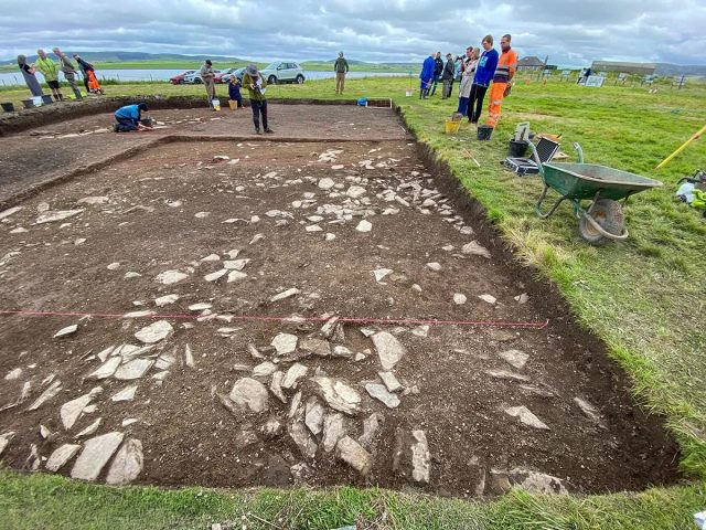 Trench TT at the end of week one. (đź“· Sigurd Towrie)
#Archaeology #excavation #nessofbrodgar #orkney #timeteam