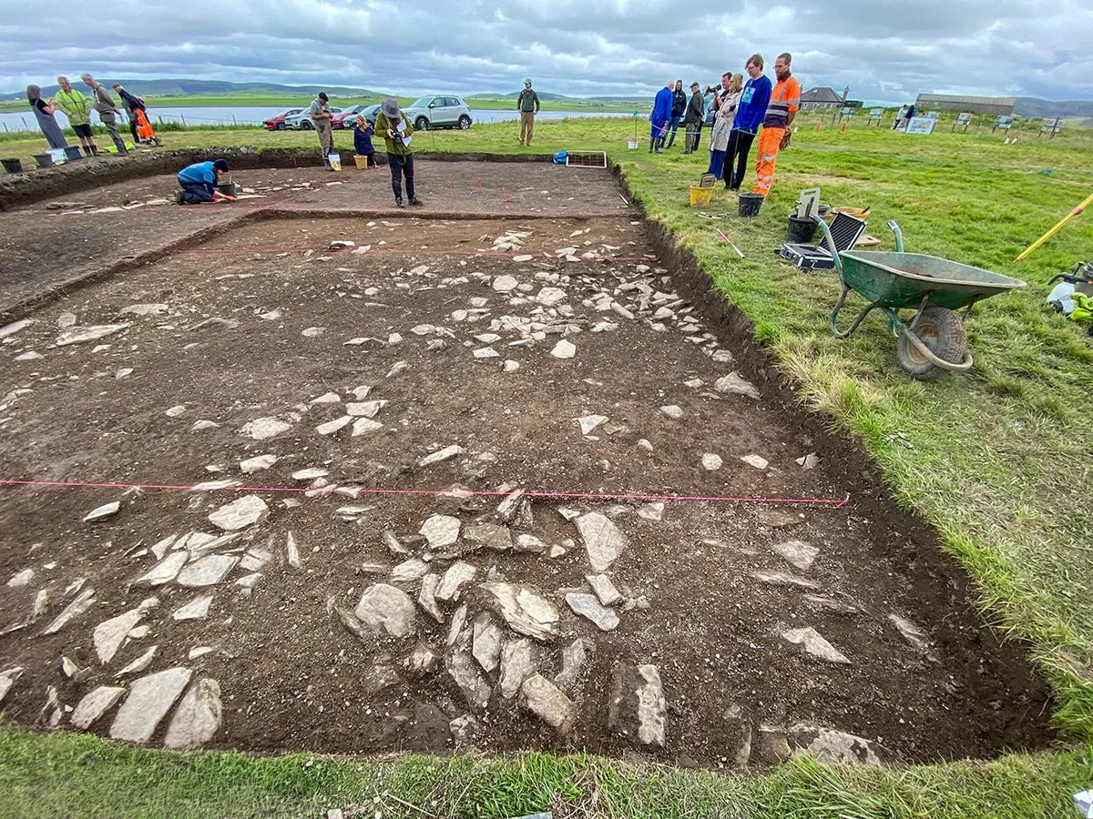Trench TT at the end of week one. (đź“· Sigurd Towrie)
#Archaeology #excavation #nessofbrodgar #orkney #timeteam