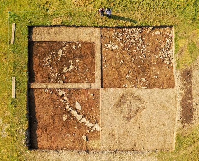 Has medieval ploughing erased most of our mysterious structure? Read more in today's dig diary, now online at www.nessofbrodgar.co.uk. (📷 Jim Rylatt)
#Archaeology #excavation #nessofbrodgar #orkney #timeteam