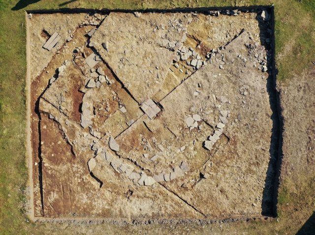 We suspected it was there and Structure Forty-Four's entrance was confirmed today. And may be much bigger than expected! More details in today's dig diary at nessofbrodgar.co.uk (📷 Jim Rylatt)
#Archaeology #excavation #nessofbrodgar #orkney #timeteam