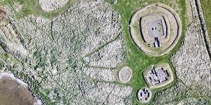 The Barnhouse Settlement, Stenness, Orkney. (Nick Card)